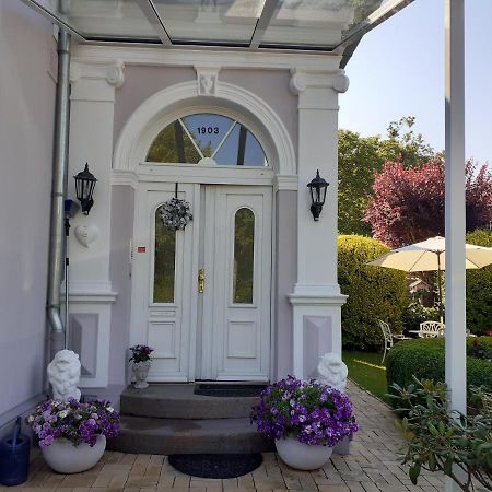 Villa Flora Фрідріхштадт Екстер'єр фото
